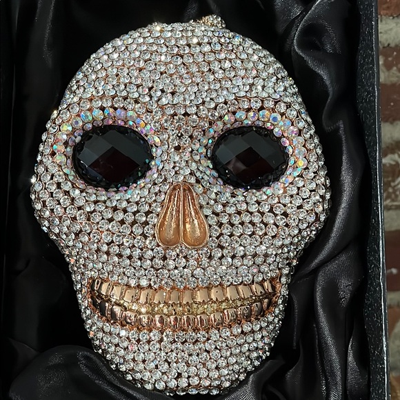 Handbags - Sparkling Crystal Skull Clutch